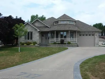 717 Mcpherson Crescent, Kincardine, On N2z 1m2