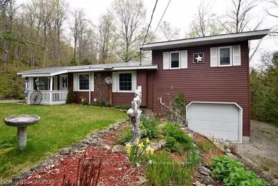 10 13th Avenue, South Bruce Peninsula, On N0h 2t0