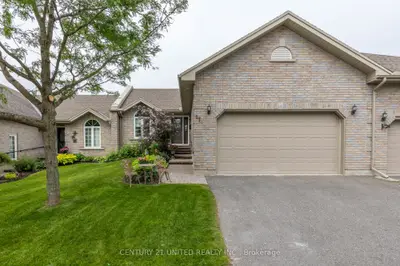Condo Townhouse in Peterborough