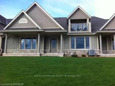 105 Hawthorn Crescent, Georgian Bluffs, On N0h 1s0