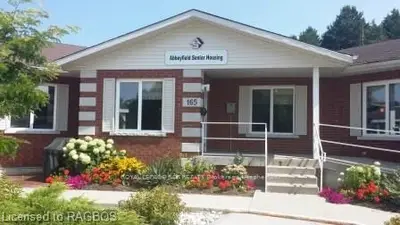 65 Cross Street S 6&7, West Grey, On N0g 1r0