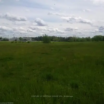 590 Queen Street W, Wellington North, On N0g 2l1