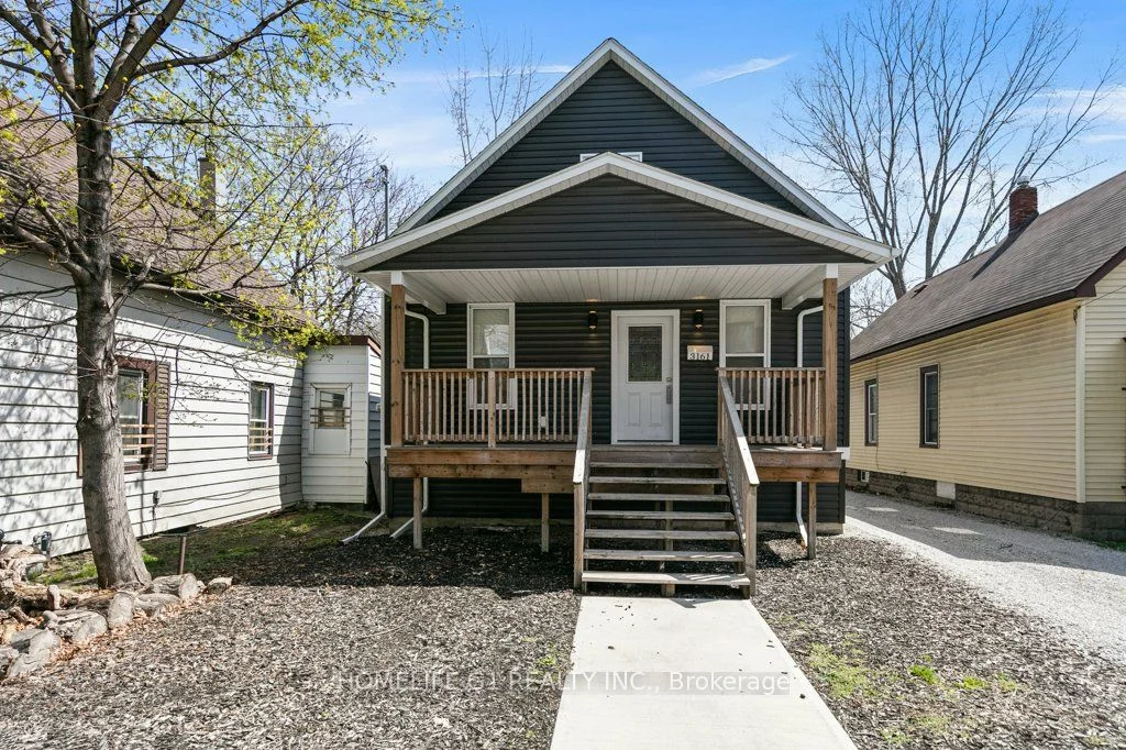 Detached in Windsor