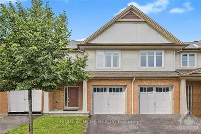 Att/Row/Townhouse in Barrhaven