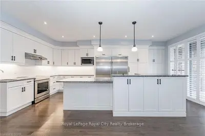 254 GOSLING Gardens 22, Guelph, ON N1L 1G7