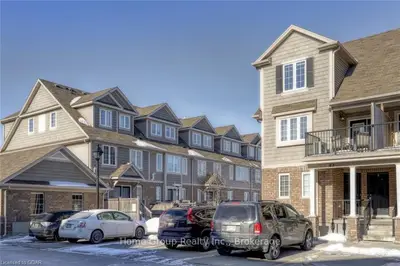 15 Carere Crescent 43b, Guelph, On N1e 0k4