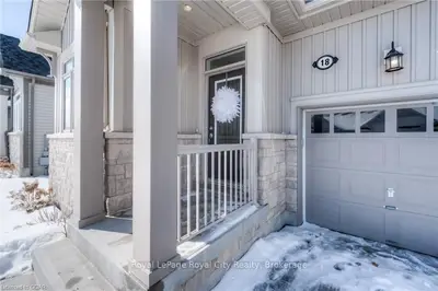 18 Middleton Avenue, Centre Wellington, On N1m 0g2