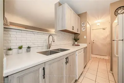 10 AJAX Street 208, Guelph, ON N1H 7N6