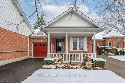 12 VILLAGE GREEN Drive, Guelph, ON N1G 4X7