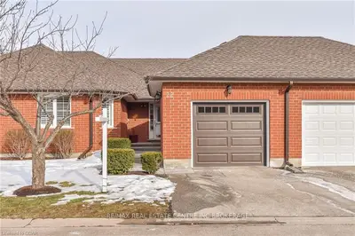10 Isherwood Avenue 22, Cambridge, ON N1R 8L5