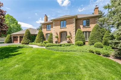 10 JESSICA Lane, Guelph/Eramosa, ON N1H 6J1