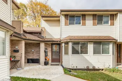 40 SILVERCREEK Parkway N 49, Guelph, ON N1H 7X5