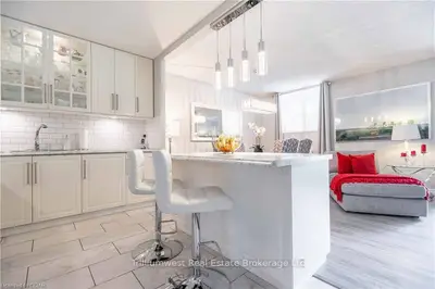 93 WESTWOOD Road 107, Guelph, ON N1H 7J7