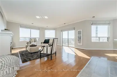 60 WYNDHAM Street S 1011, Guelph, ON N1E 7H7