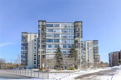 23 Woodlawn Road E 804, Guelph, On N1h 7g6