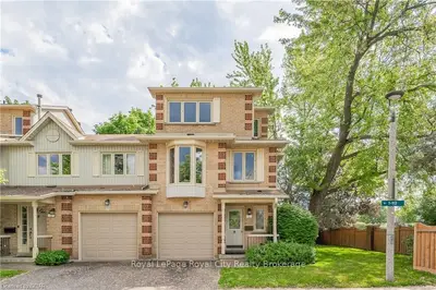 302 COLLEGE Avenue W 1, Guelph, ON N1G 4T6