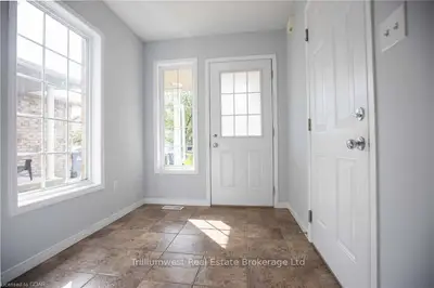 210 DAWN Avenue 36, Guelph, ON N1G 5L5