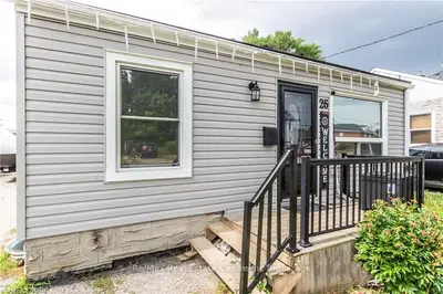 26 NORFOLK Avenue, Cambridge, ON N1R 3T6