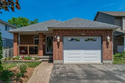 16 ABBEYWOOD Crescent, Guelph, ON N1K 1T9
