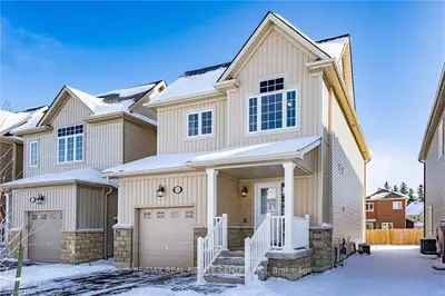 48 Courtney Street, Centre Wellington, On N1m 0e5