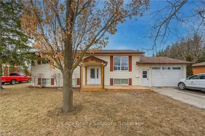 205 STRATHALLAN Street, Centre Wellington, ON N1M 1A1