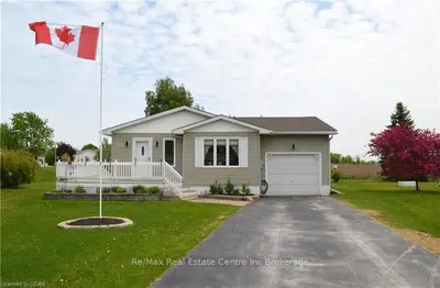 100 Sixth Avenue, Wellington North, ON N0G 2K0