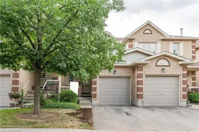 302 COLLEGE AVENUE WEST Avenue 61, Guelph, ON N1G 4T6