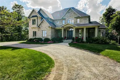 5471 TRAFALGAR Road, Erin, ON N0B 1T0