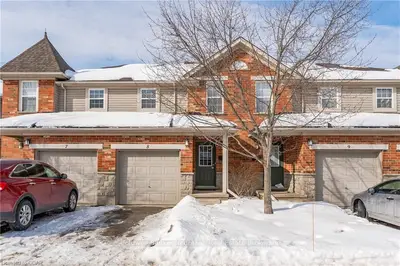 124 GOSLING Gardens 8, Guelph, ON N1G 5K6