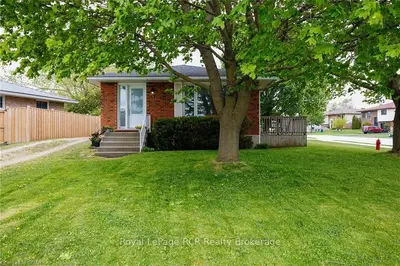 17 LYNWOOD Place, Wellington North, ON N0G 1A0