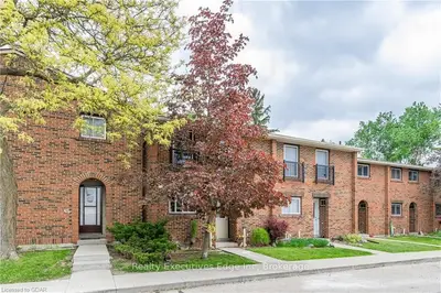 201 SILVERCREEK Parkway N 38, Guelph, ON N1H 3T4