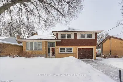 28 BRENTWOOD Drive, Guelph, ON N1H 5M7