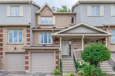 302 COLLEGE Avenue W 122, Guelph, ON N1G 4T6