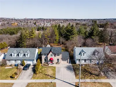 776 Scottsdale Drive, Guelph, ON N1G 3L8