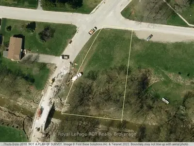 200-240 FRANCIS Street, Wellington North, ON N0G 1A0