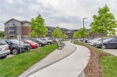 35 KINGSBURY Square 103, Guelph, ON N1L 0J4
