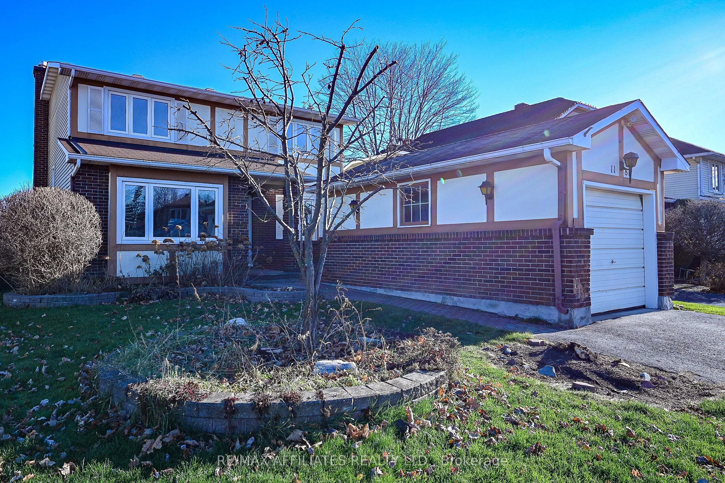Detached in Orleans - Convent Glen and Area