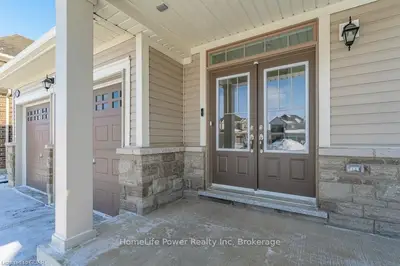 192 HARPIN WAY EAST Way, Centre Wellington, ON N1M 0G8
