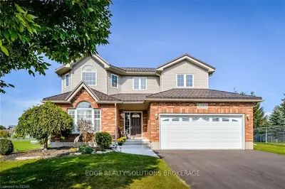 75 Cherry Hill Place, Centre Wellington, On N1m 3t9