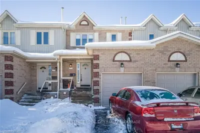 302 College Avenue W 156, Guelph, On N1g 4t6