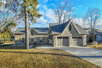 550 St Andrew Street E, Centre Wellington, On N1m 1r6
