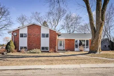 398 Fergus Street N, Wellington North, On N0g 2l2
