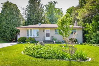415 Scotland Street, Centre Wellington, On N1m 2b7