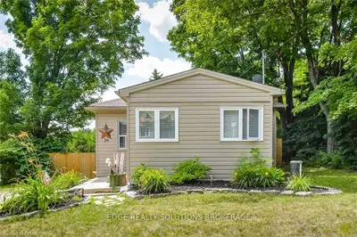 36 North Broadway Street, Centre Wellington, On N0b 1j0