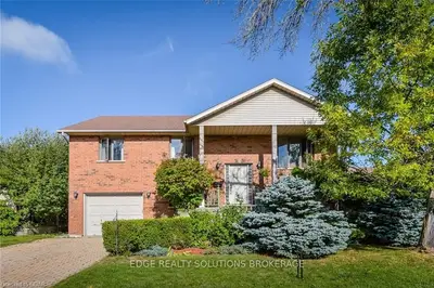 573 Walker Street, Centre Wellington, On N1m 3j2