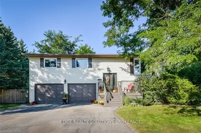 125 Rennie Boulevard, Centre Wellington, On N1m 2w4