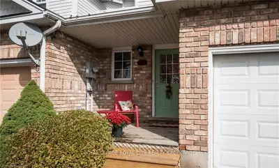 770 Darroch Way, Centre Wellington, On N1m 3s8