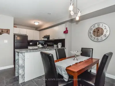 15 Carere Crescent 32b, Guelph, On N1e 0k4