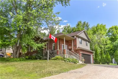 45 North Broadway Street, Centre Wellington, On N0b 1j0