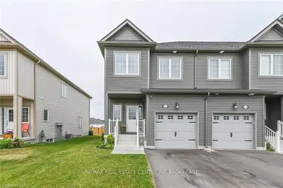 22 Sadler Street, Centre Wellington, On N1m 0e2